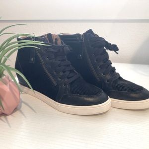 NEW Linnea Paolo black wedge sneaker. 6 1/2 retail $150 selling for $50.